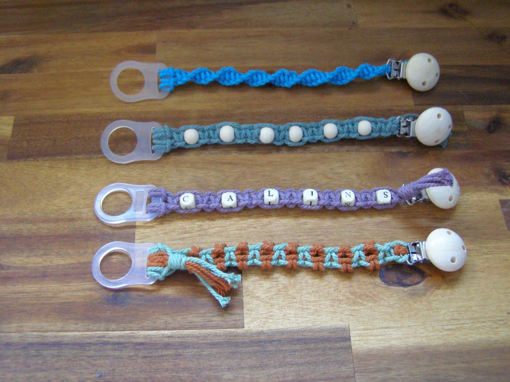 Attache tétine